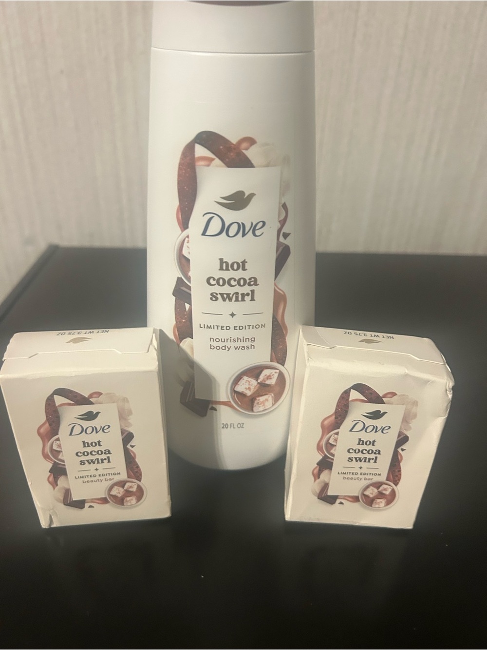 Dove Hot Cocoa Swirl Nourishing Body Wash - White